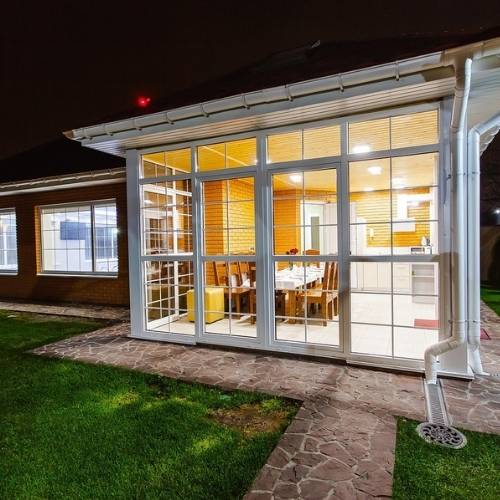 Ampliare casa con veranda, una soluzione per migliorare comfort e spazio.